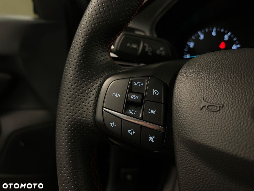 Ford Focus 1.5 EcoBoost ST-Line - 33