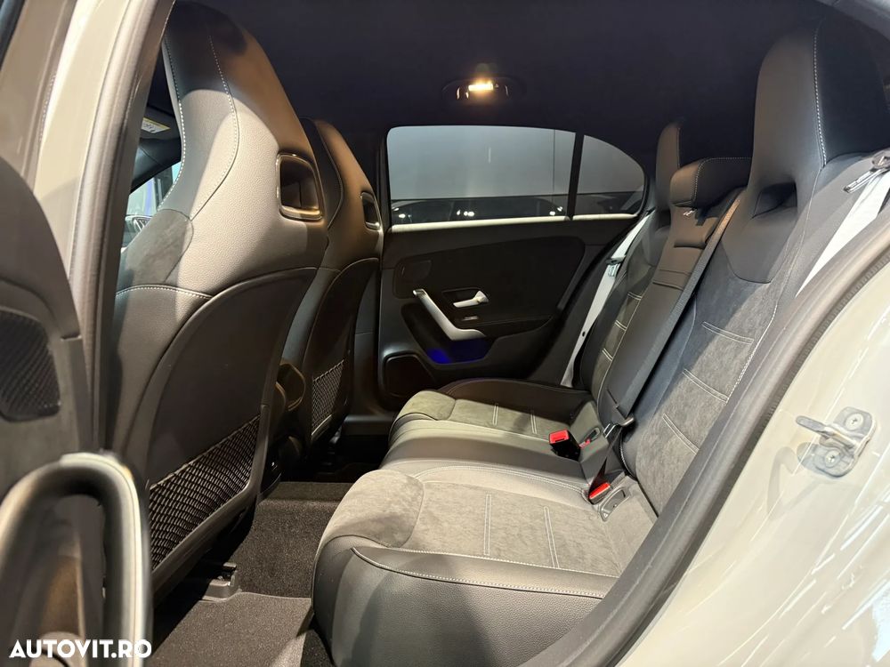 Mercedes-Benz A 200 MHEV 7G-DCT Sedan - 11