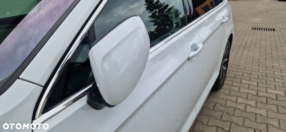 Volkswagen Passat 2.0 TDI SCR DSG Business - 34