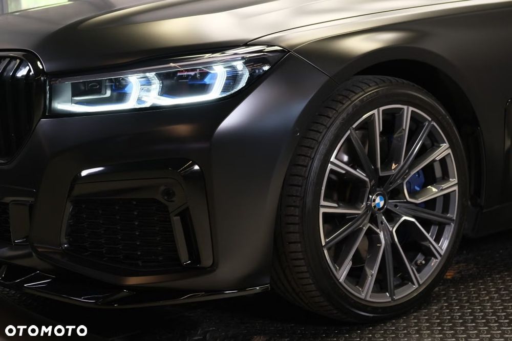 BMW Seria 7 750i xDrive sport - 16