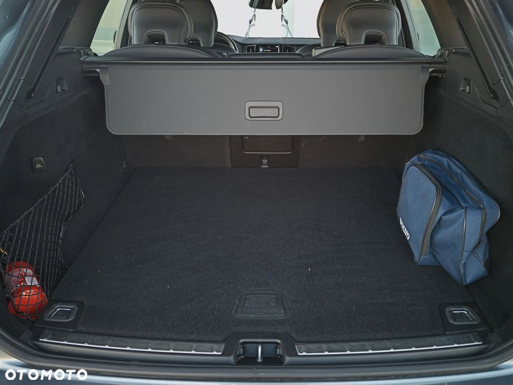 Volvo XC 60 B4 B R-Design - 10