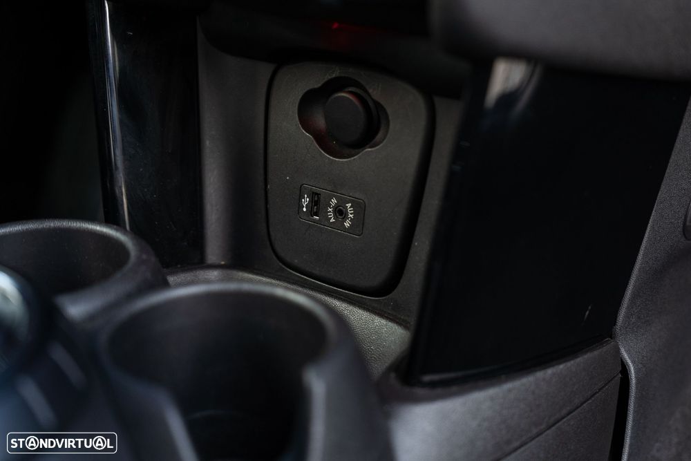 MINI 3 Portas Cooper D - 23