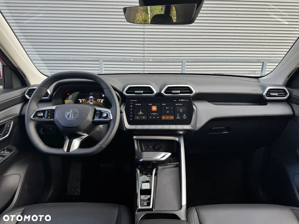 MG ZS Hybrid+ - 10
