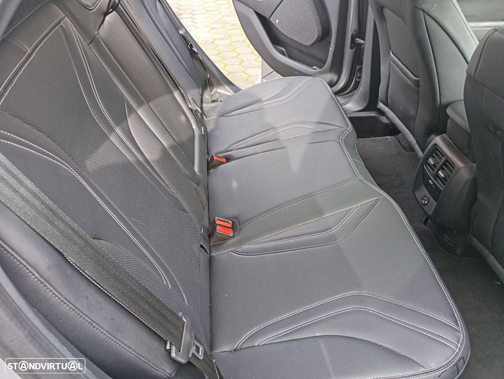 Ford Mustang Mach-E 75.7 kWh Premium AWD - 6