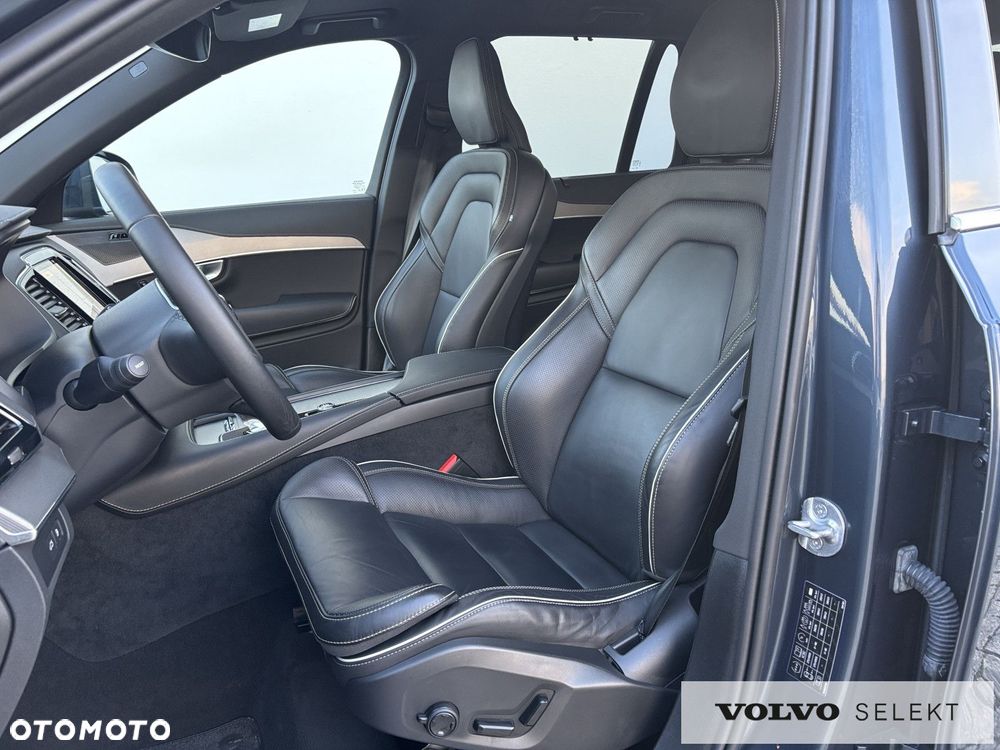 Volvo XC 90 - 9