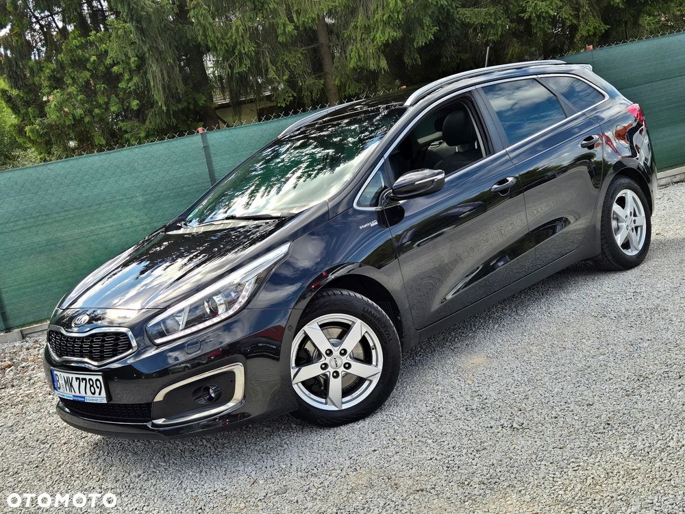 Kia Ceed 1.6 CRDi 136 ISG Platinum Edition - 4