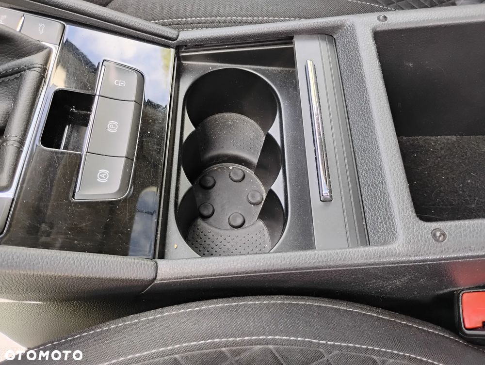 Skoda Superb 2.0 TDI Ambition - 27