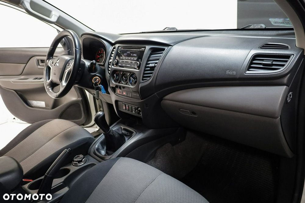 Mitsubishi L200 - 16