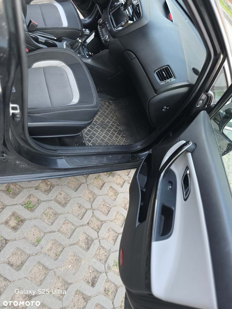 Kia Ceed - 11