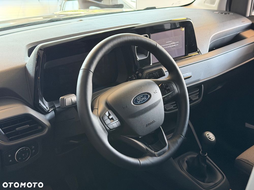 Ford Transit Courier - 12