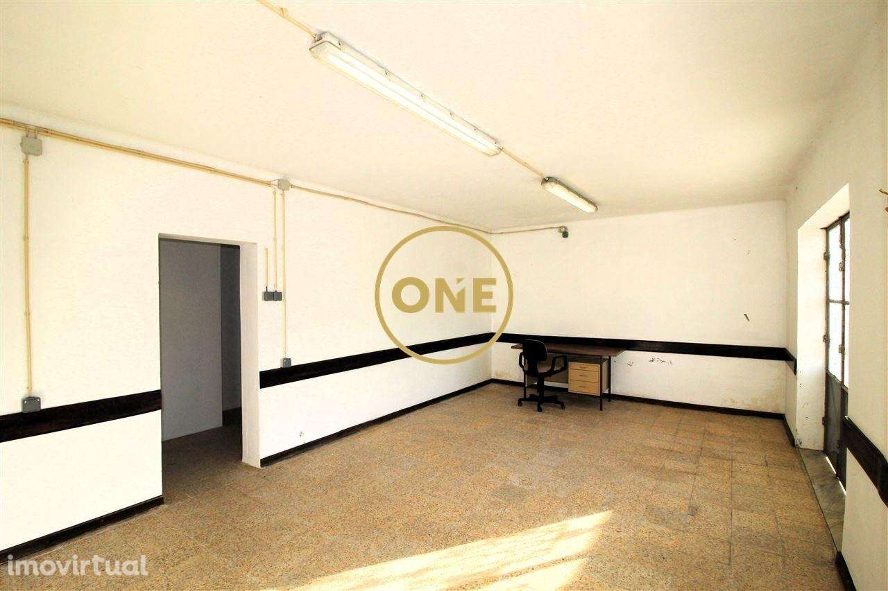 Loja para Arrendamento em Vermoim - Grande imagem: 2/11