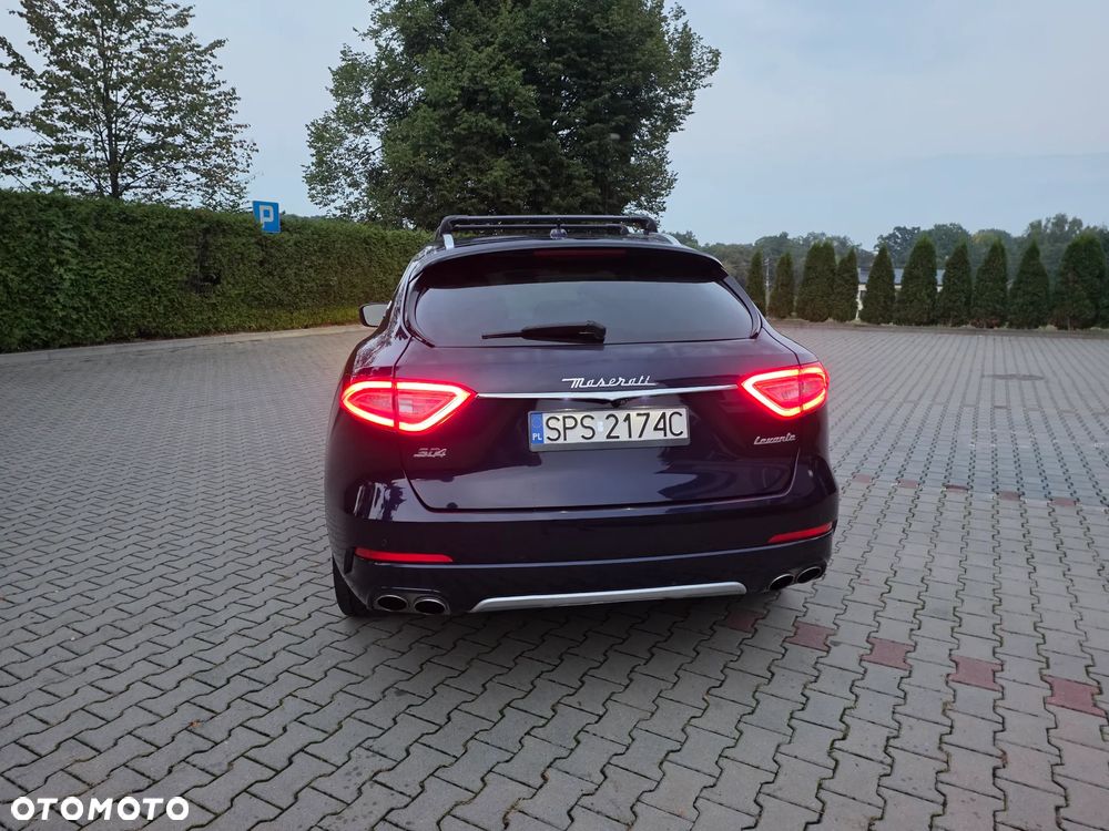 Maserati Levante S Q4 GranLusso - 12