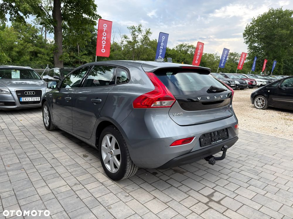 Volvo V40 D2 R-Design Momentum - 4