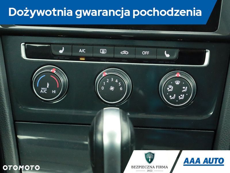 Volkswagen Golf - 11