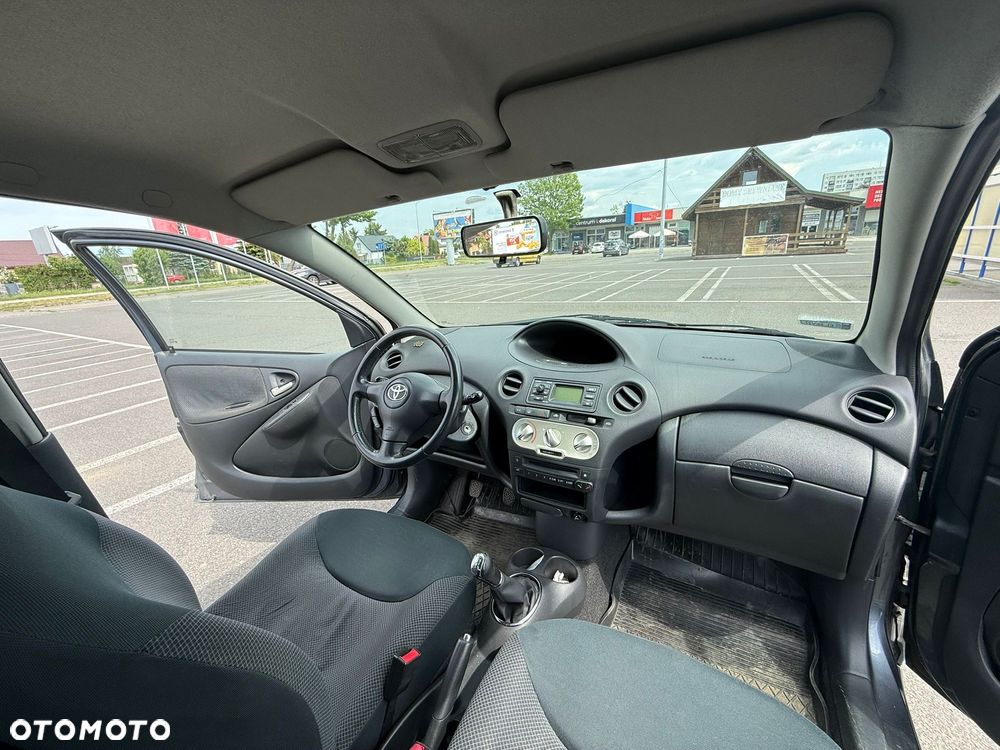 Toyota Yaris 1.0 Sol - 9