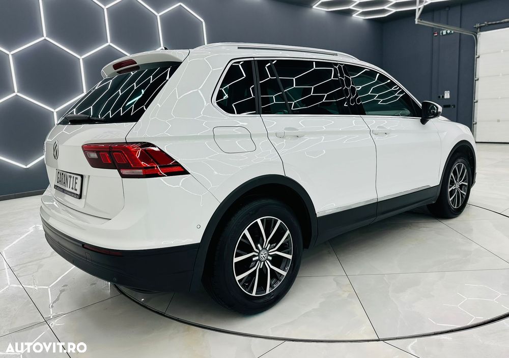 Volkswagen Tiguan - 5