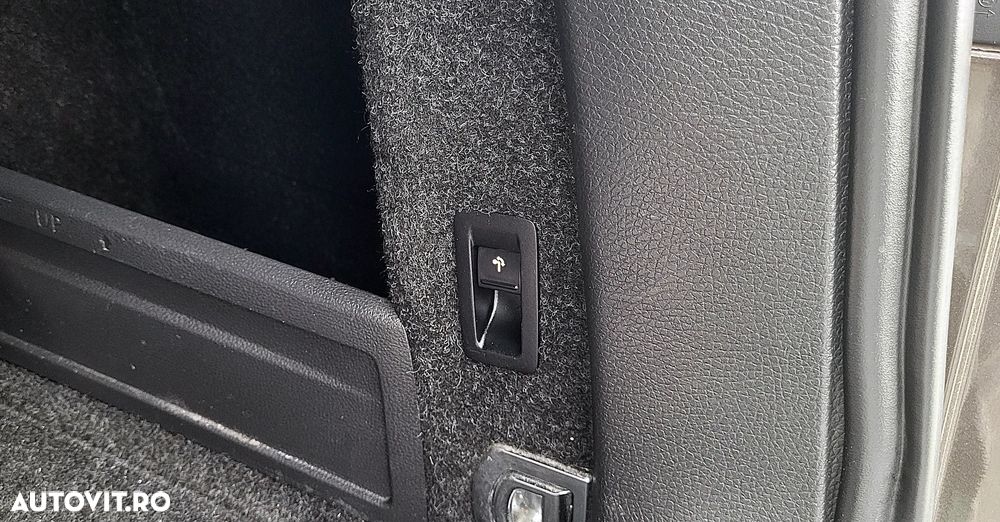 Volkswagen Passat Variant 2.0 TDI BlueMotion Technology DSG Comfortline - 24