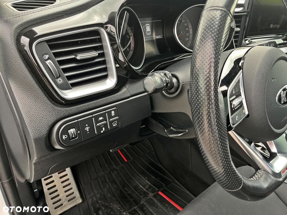 Kia ProCeed - 13