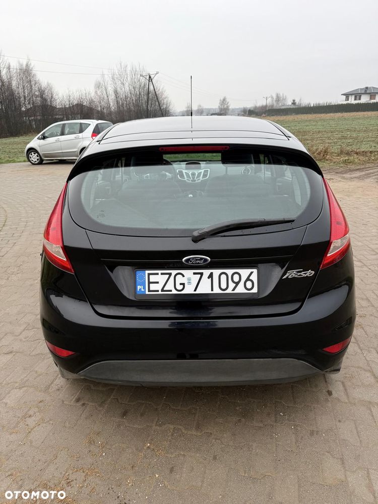 Ford Fiesta 1.25 Celebration - 12