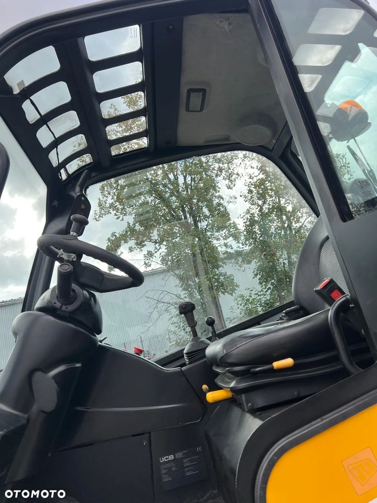 JCB 35D 4x4 - 10
