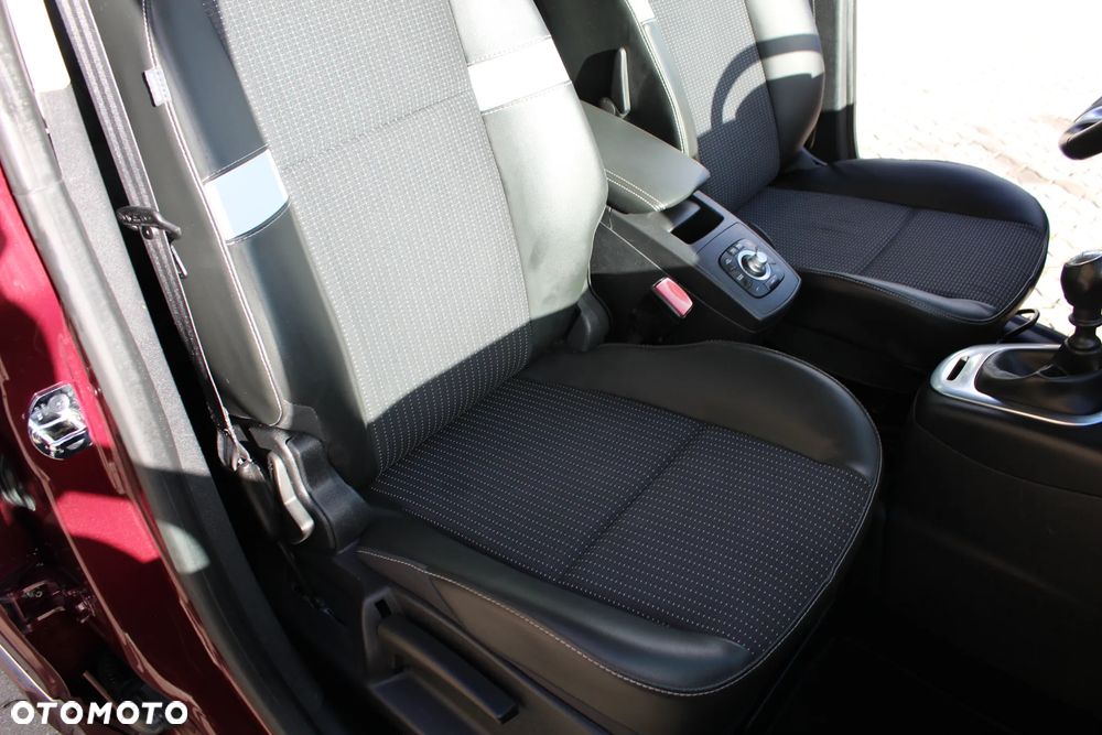 Renault Grand Scenic - 25