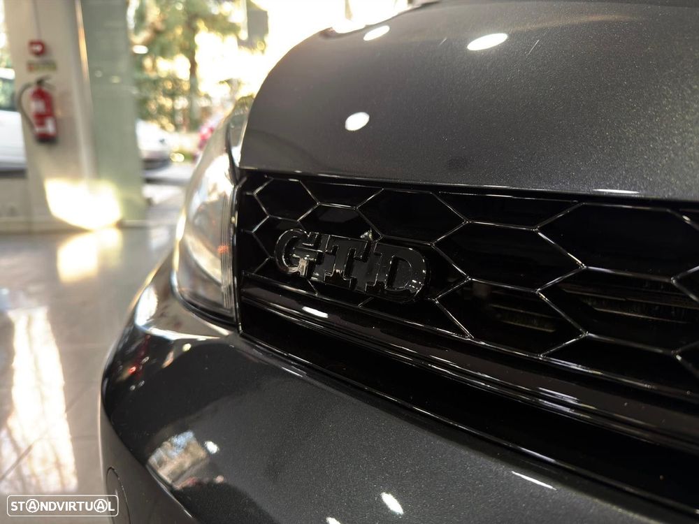 VW Golf 2.0 TDI GTD DSG - 42