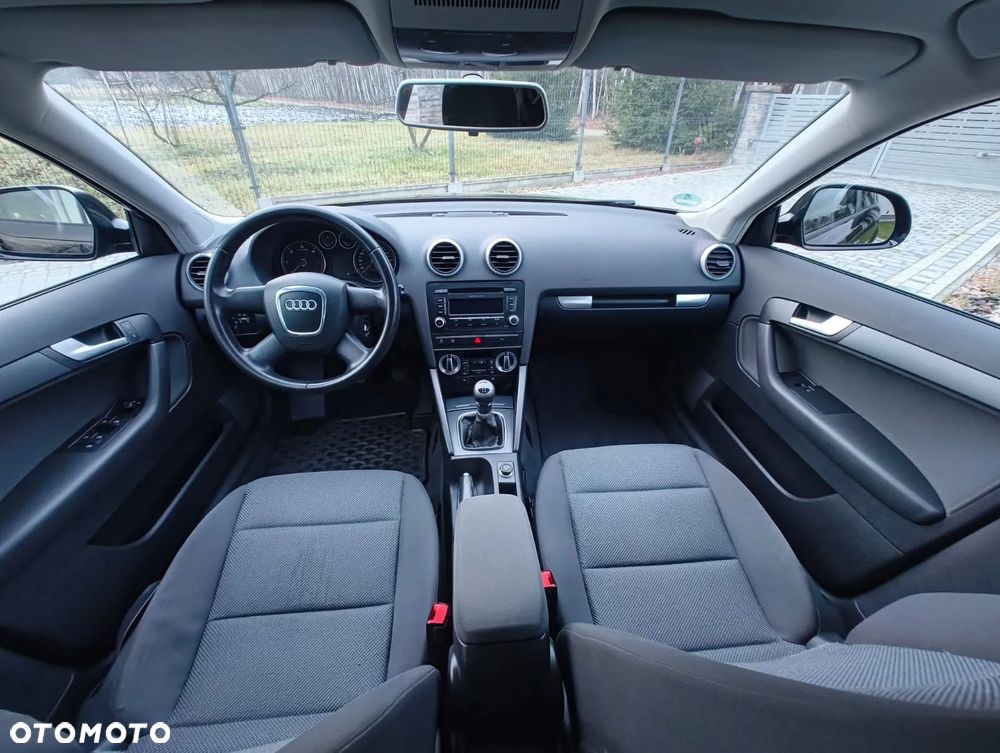 Audi A3 Sportback 1.6 TDI DPF Ambiente - 22