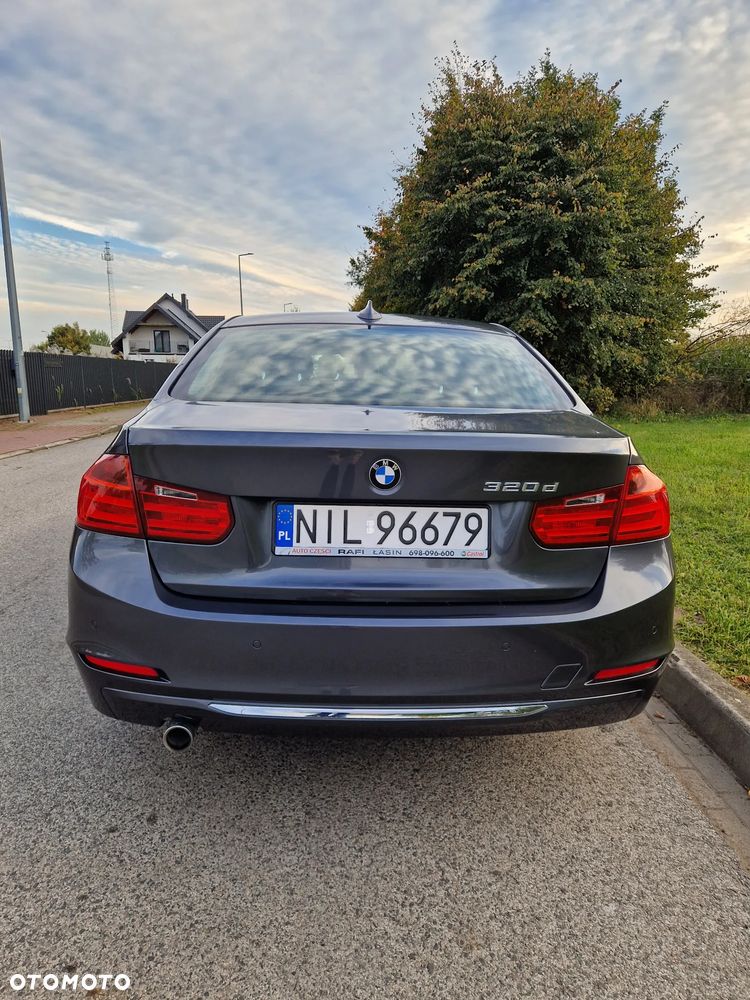 BMW Seria 3 320d Blue Performance Luxury Line - 17