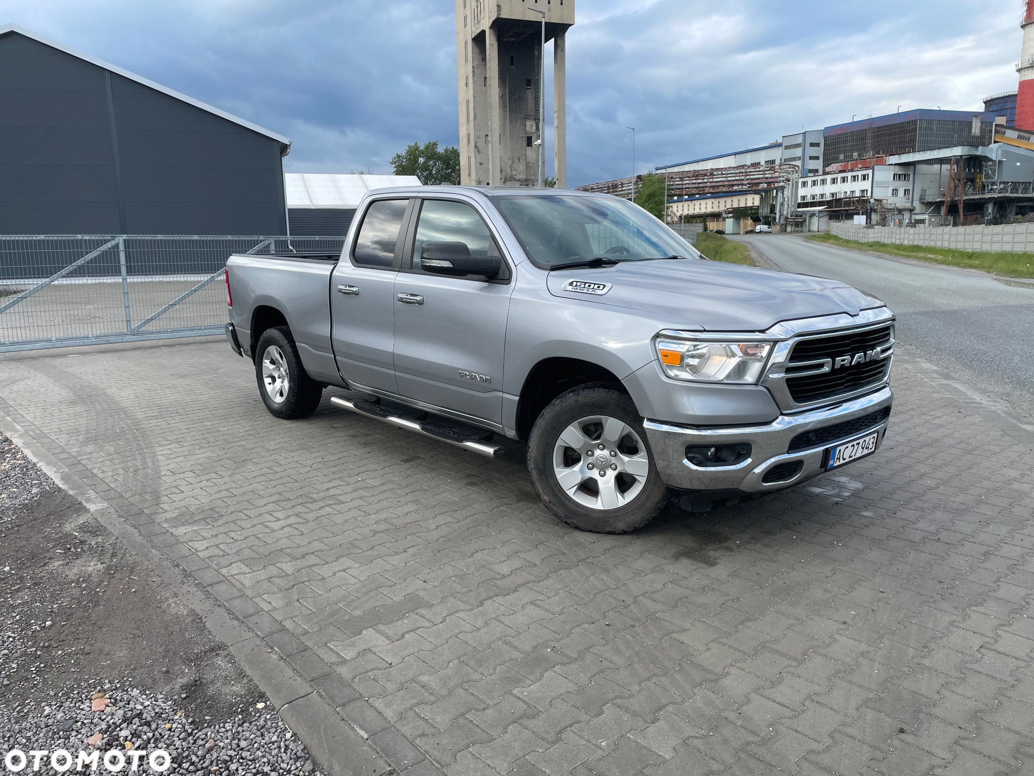 RAM 1500 5.7 Crew Cab Bighorn - 2