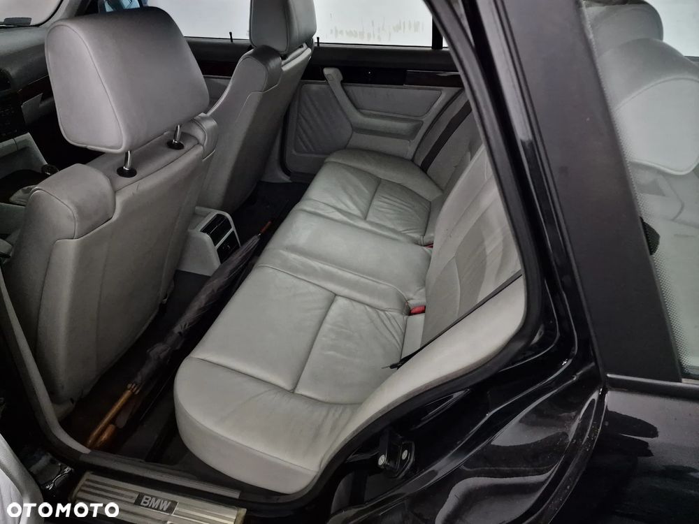 BMW Seria 5 540i - 26