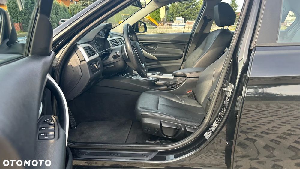BMW Seria 3 320d xDrive - 15