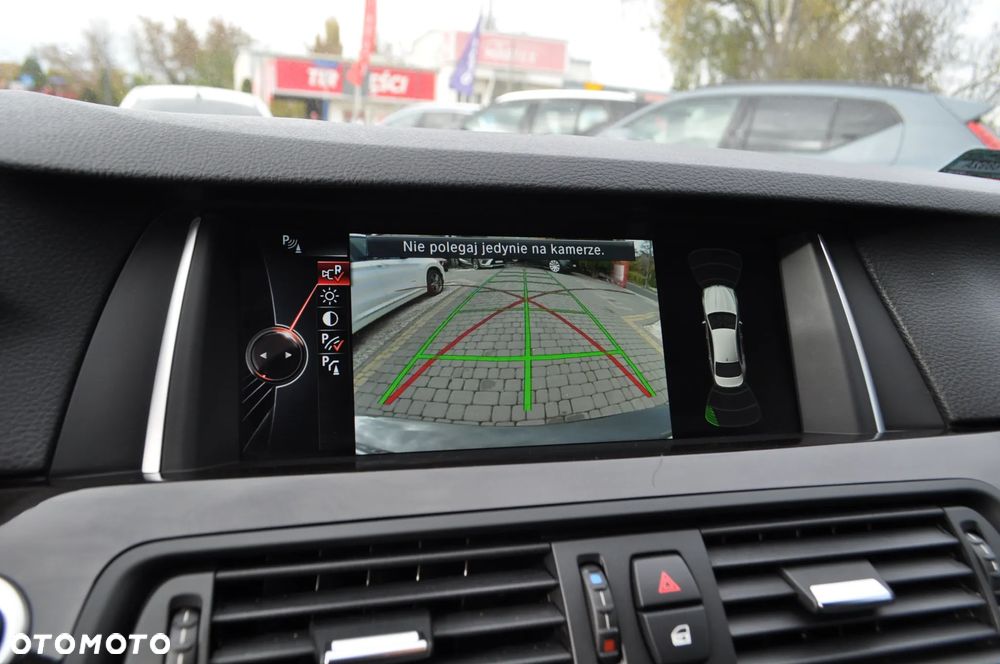 BMW Seria 5 528i xDrive Sport-Aut Modern Line - 37