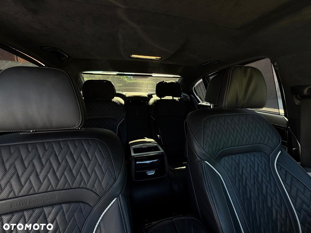 BMW Seria 7 750i xDrive - 17