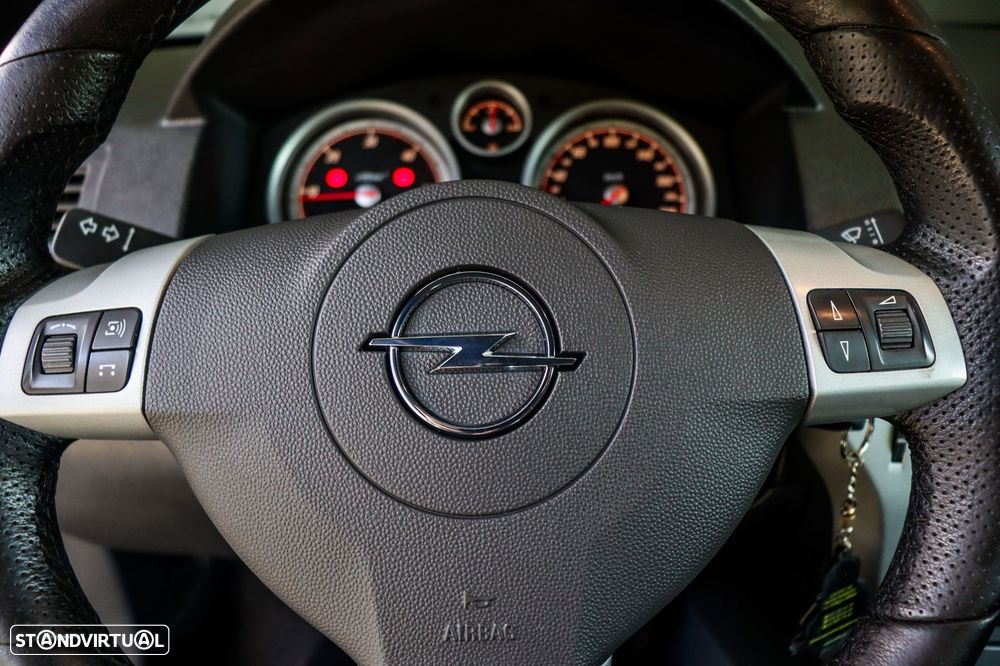 Opel Astra GTC 1.9 CDTI - 16