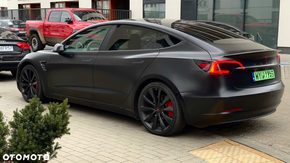 Tesla Model 3 - 4