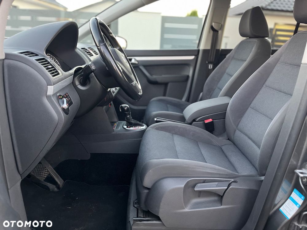 Volkswagen Touran 2.0 TDI DPF BlueMotion Technology DSG STYLE - 28