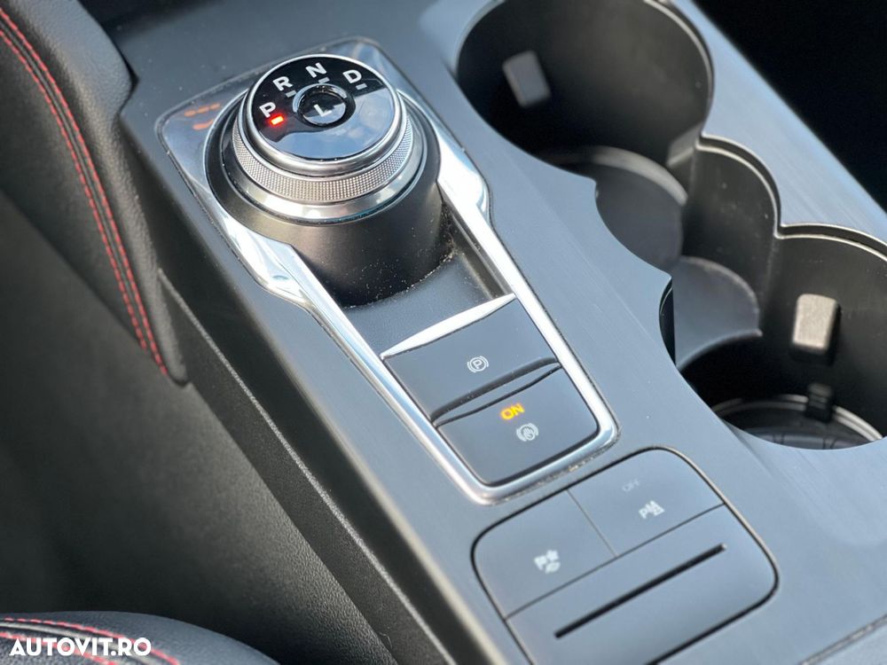 Ford Kuga - 10