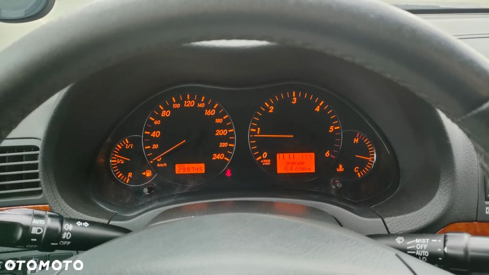 Toyota Avensis 2.2 D-4D Sol - 9