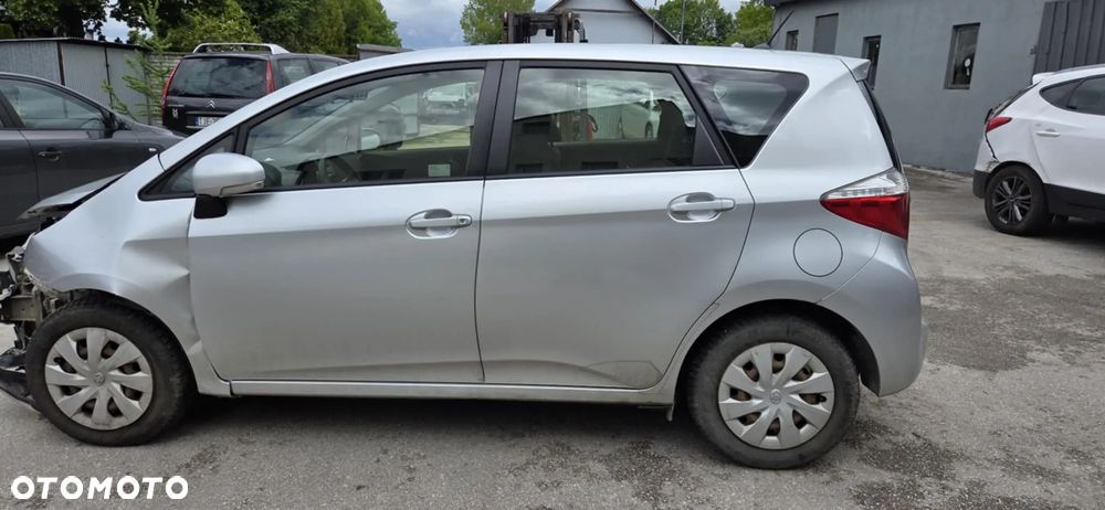 TOYOTA VERSO S 1F7 drzwi prawy przód kompletne - 6