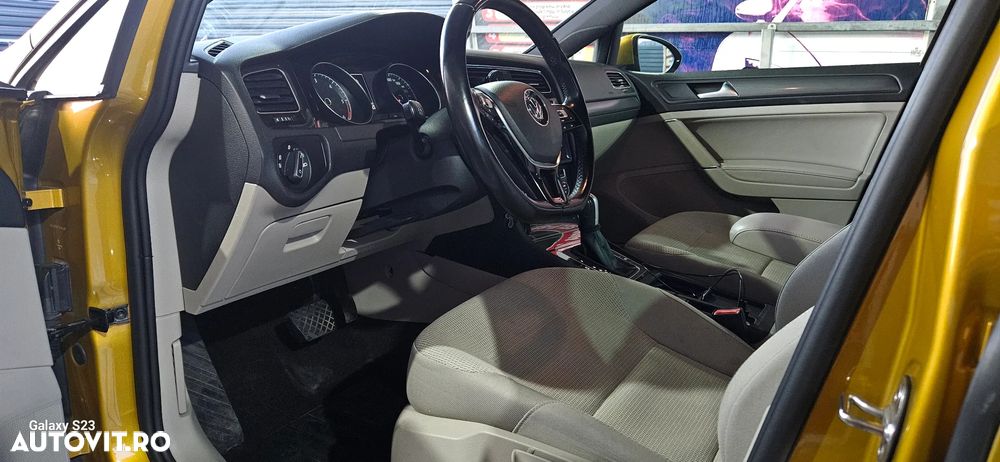 Volkswagen Golf 1.6 TDI DSG Comfortline - 21