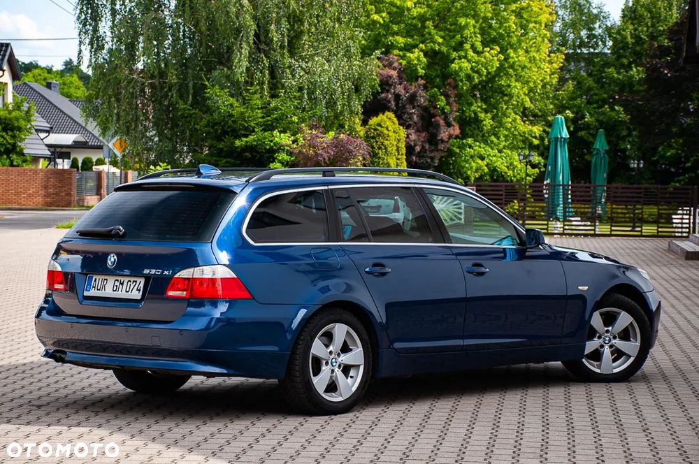 BMW Seria 5 530xi Touring - 24