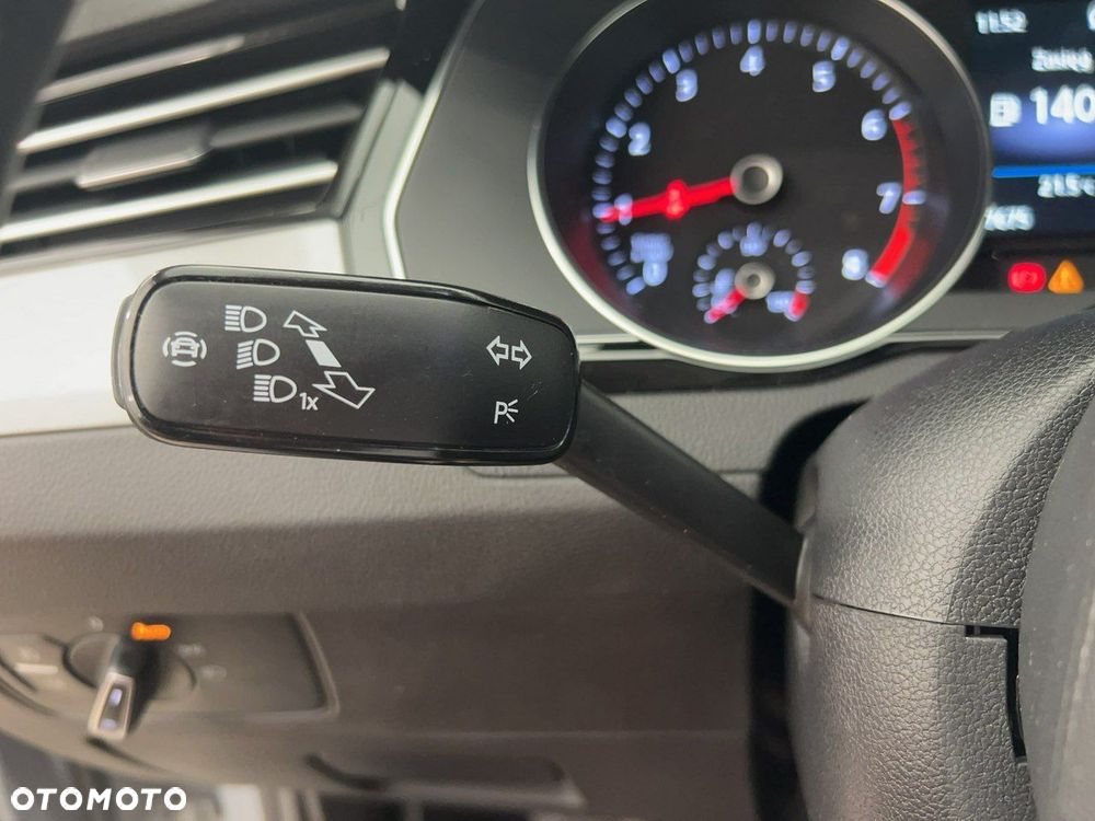 Volkswagen Passat - 26