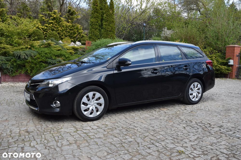 Toyota Auris 1.4 D-4D Design Edition - 3