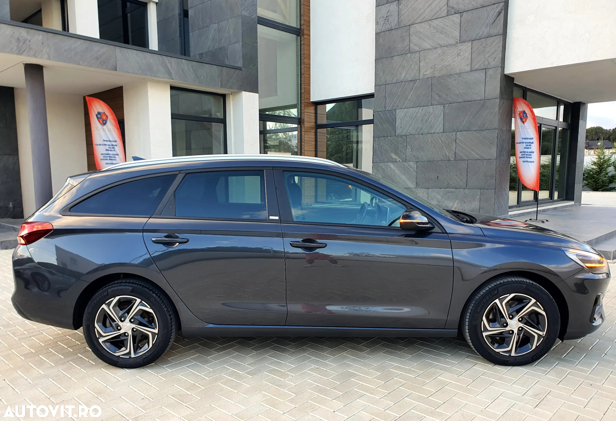 Hyundai i30 Kombi 1.6 CRDI DCT Intro - 4