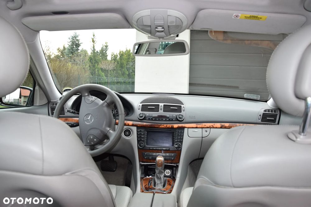 Mercedes-Benz Klasa E 320 T 4 Matic Elegance - 13