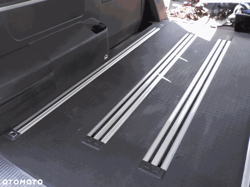 VW T5 T6 MULTIVAN PODŁOGA SZYNY WYKŁADZINA 2XDRZWI CZARNA - 2
