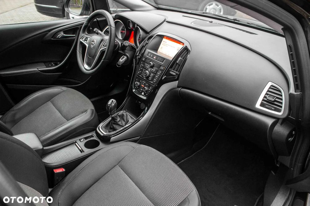 Opel Astra 1.4 T Essentia - 27