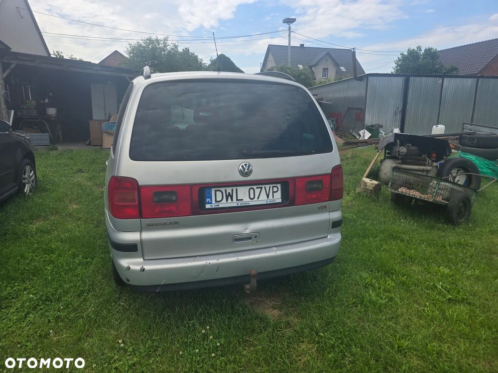 Volkswagen Sharan 1.9 TDI Basis - 2