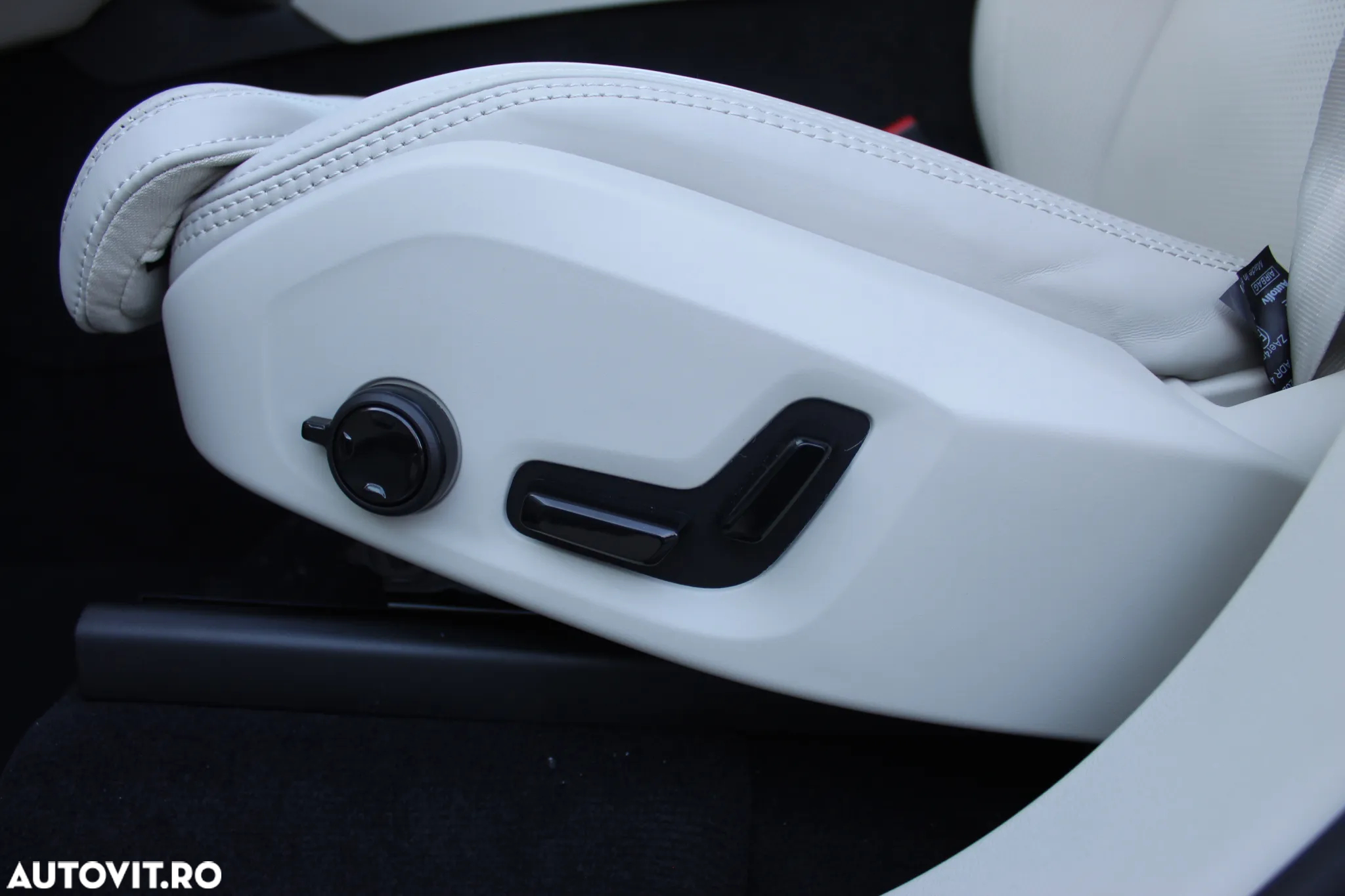 Volvo XC 90 T8 AWD PHEV Ultra Bright - 16