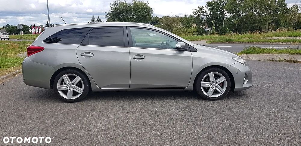 Toyota Auris 2.0 D-4D Prestige - 4